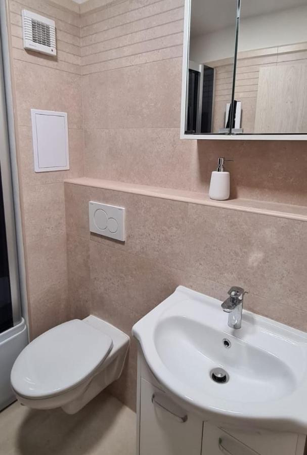 Utulny Apartman V Centru, S Krasnym Vyhledem Дечин Екстер'єр фото
